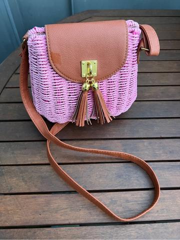 Milanuncios Bolso de mimbre rosa con detalles marron