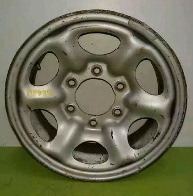 1999Nissan Terrano 2 - Tamaños de ruedas y neumáticos, PCD
