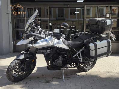 TRIUMPH - TIGER 900