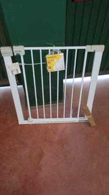Puerta seguridad bebe safety 1st Ropa, artículos y muebles de bebé de  segunda mano