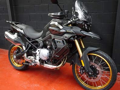 Voge 900 DSX