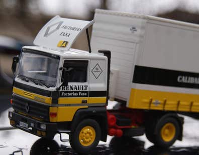 RENAULT DG 230.20 GRUA VOLQUET | Camió rígid d'ocasió