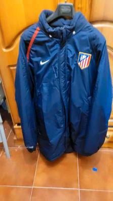 Abrigo impermeable mujer de segunda mano por 18 EUR en Madrid en WALLAPOP