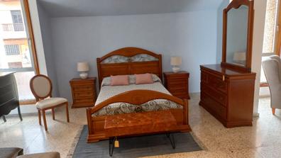 Juego de dormitorio completo tamaño Matrimonial: Respaldar matrimonial con  colchon + 2 mesas de noche + gavetero con espejo + mesita…