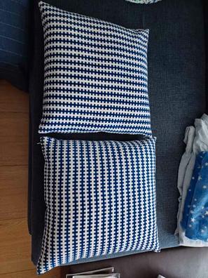 3 Maxi Cojín Ikea 65x65 (3=30€) de segunda mano por 10 EUR en Barcelona en  WALLAPOP