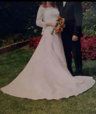 Vestidos y trajes de novia de segunda mano baratos en Sant Boi de