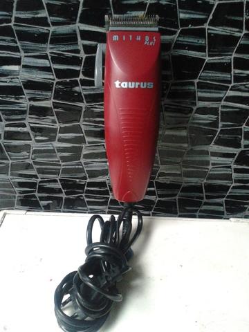 Maquina para cortar cabello marca taurus hot sale
