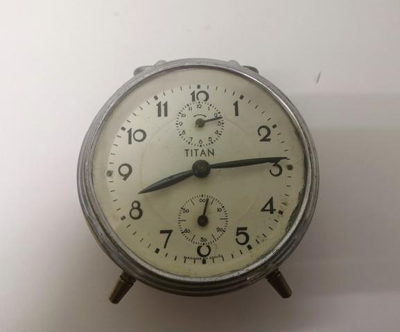 Enseñando Mal humor siesta Milanuncios - Antiguo reloj despertador a cuerda titán
