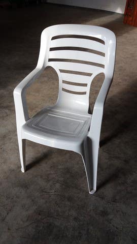 Milanuncios - Silla resina blanca para exterior