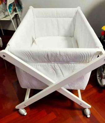 Minicuna colecho madera blanca de segunda mano por 100 EUR en