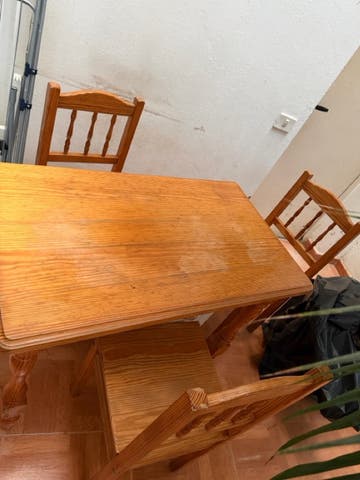 Milanuncios - Mesa de comedor madera roble 4 sillas